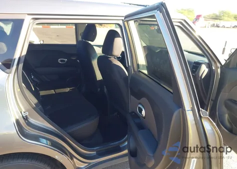 2015 Kia Soul z USA, uszkodzony, nr VIN KNDJN2A29F7168477